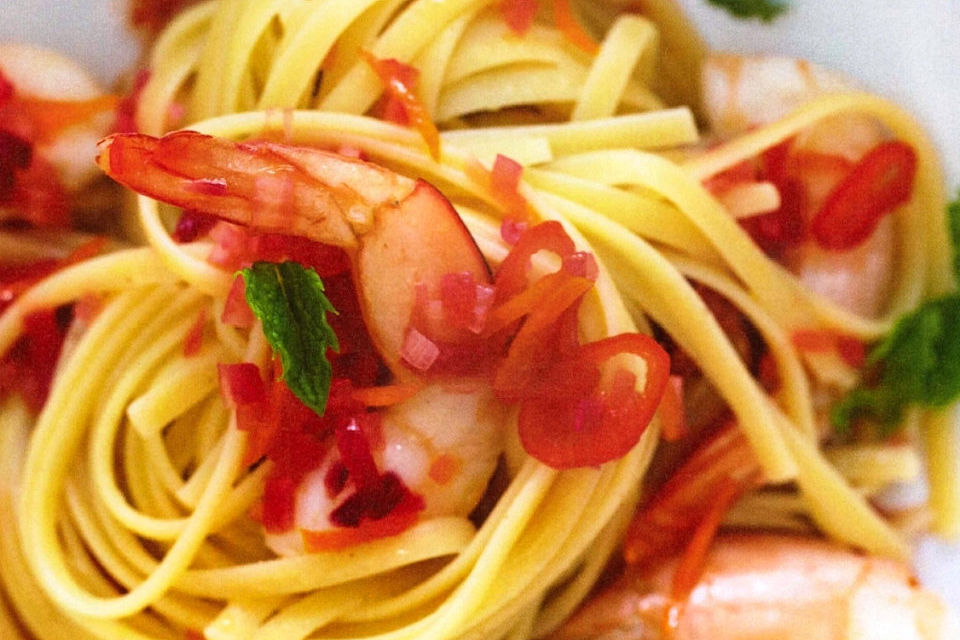 Linguine mit Orangenjus und Scampi