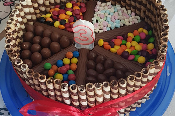 Candy Cake Mit Waffelröllchen Von Amerikanisch Kochende Chefkoch 7732