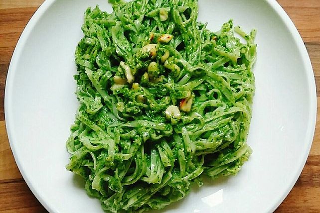 Reisnudeln mit Erdnuss-Koriander-Pesto von FrauRudi| Chefkoch