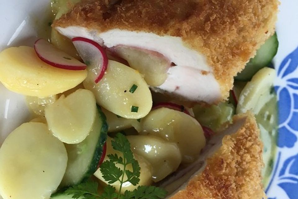 Cordon bleu vom Hähnchen mit Kartoffelsalat