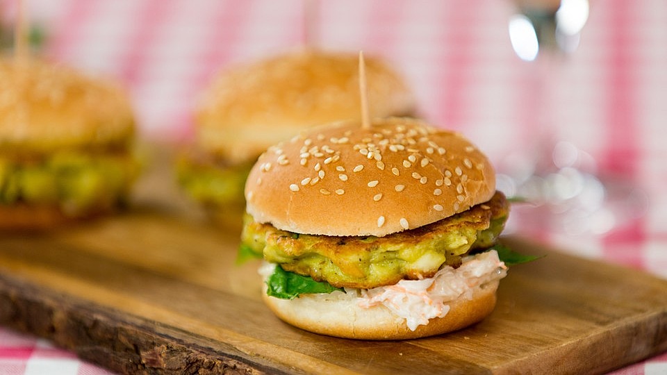 Mini Halloumi-Burger mit Gemüse und Avocado von Chefkoch-Video