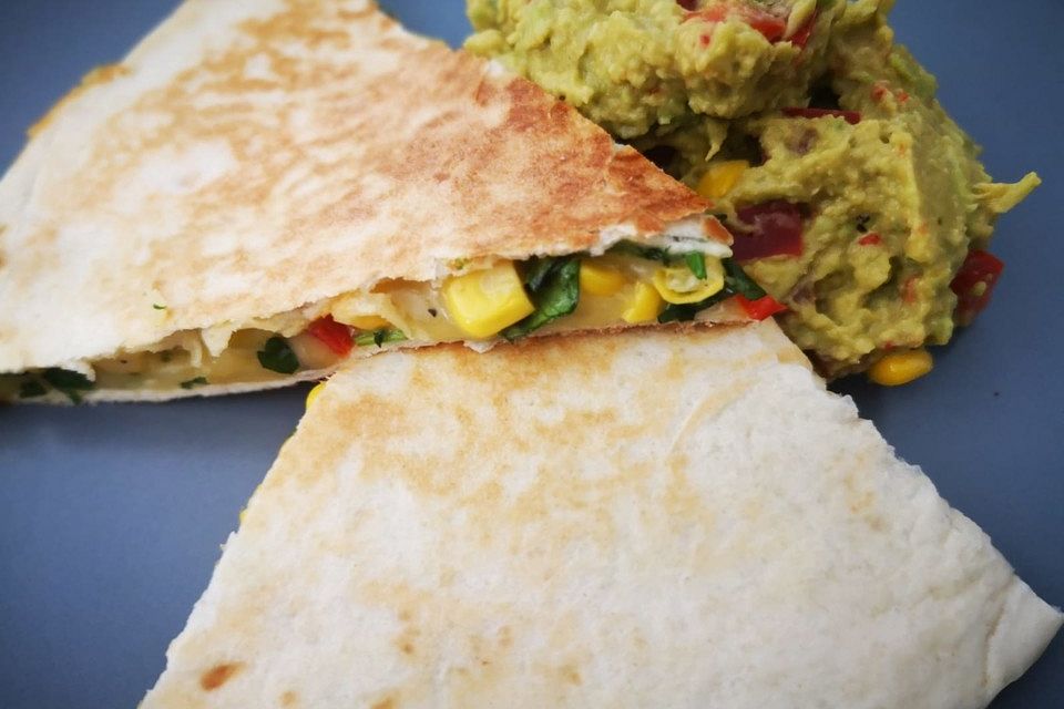 Quesadilla mit Pico de Gallo-Dip