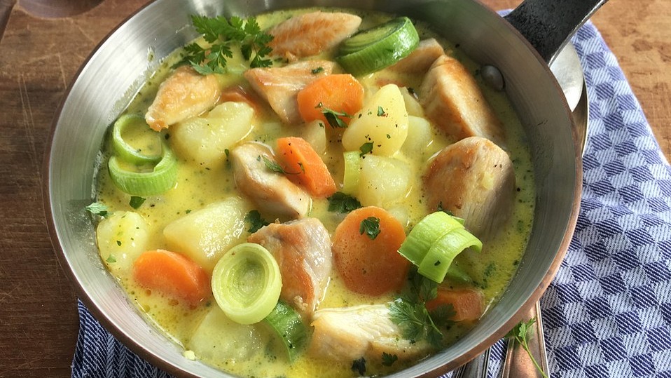 Hähncheneintopf mit Lauch und Kartoffeln von jhin Hähncheneintopf mit Lauch und Kartoffeln von jhin