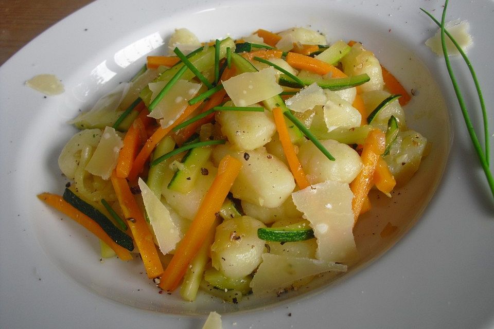 Gnocchi mit Karotten und Zucchini