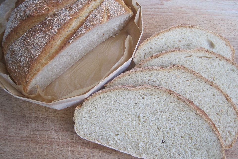 Grießbrot mit Hefe und Molke