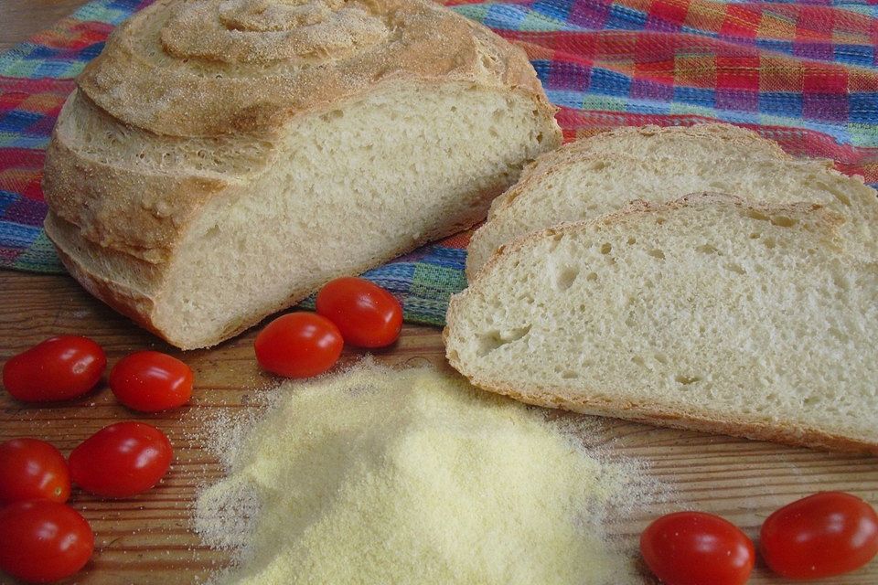 Grießbrot mit Hefe und Molke