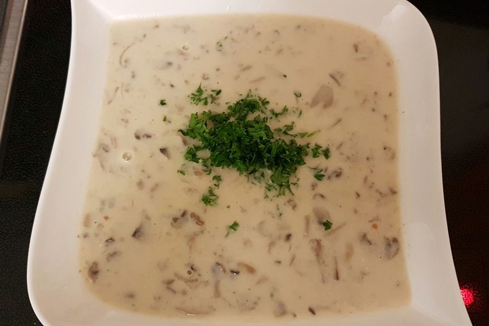 Weiße Champignoncremesuppe