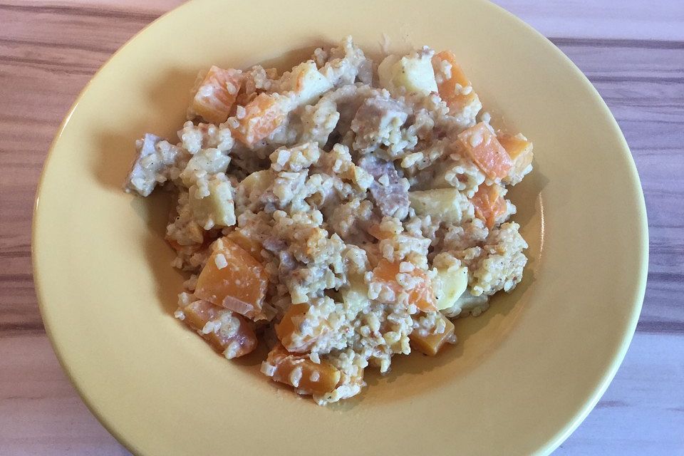 Hähnchen-Curry-Bulgur mit Butternusskürbis und Apfel