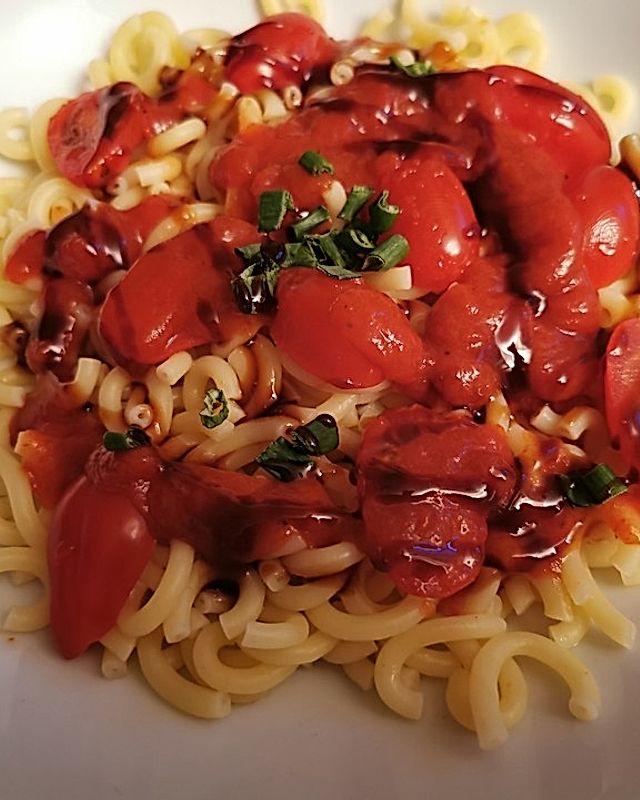 Spaghetti mit Balsamico-Tomatensauce