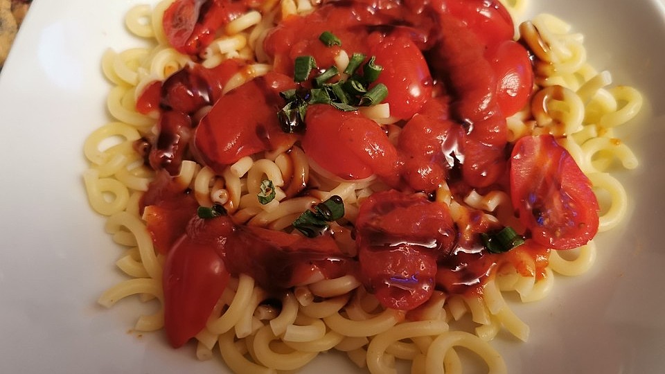 Spaghetti mit Balsamico-Tomatensauce von Jennifer_Melanie| Chefkoch