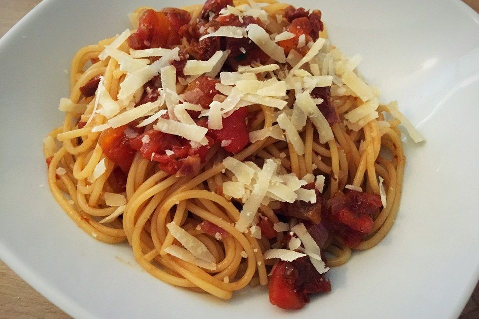 Spaghetti mit Balsamico-Tomatensauce