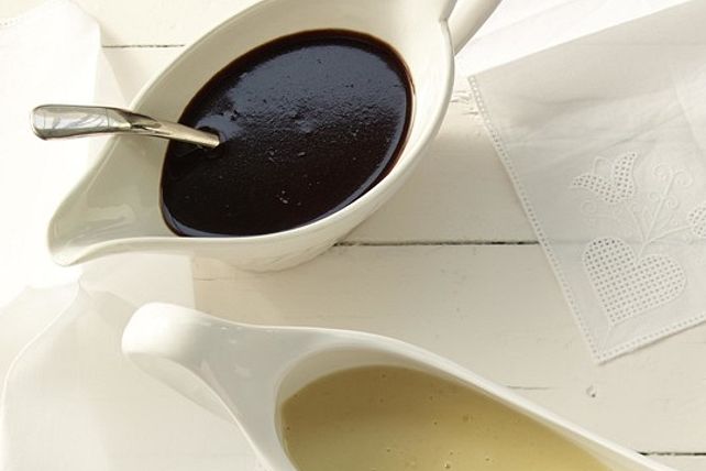 Dunkle Bratensauce (Jus) von CK_Print-Kochschule| Chefkoch