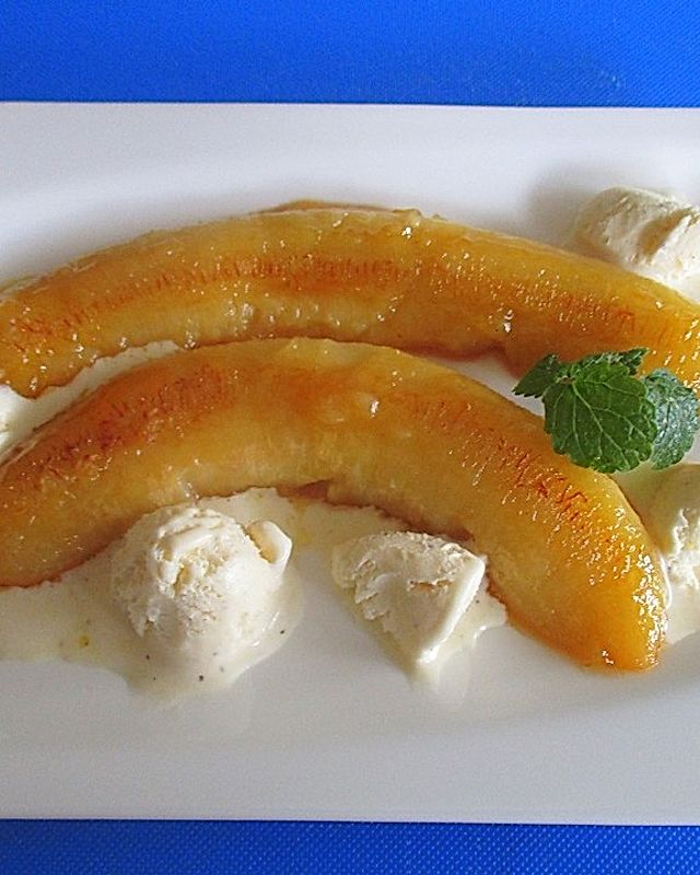 Karamell-Bananen mit Orangenlikör