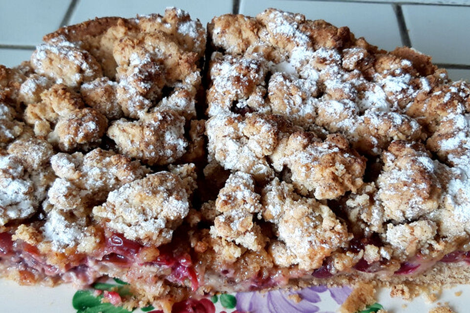 He-fes Stachelbeerkuchen mit Haferstreusel