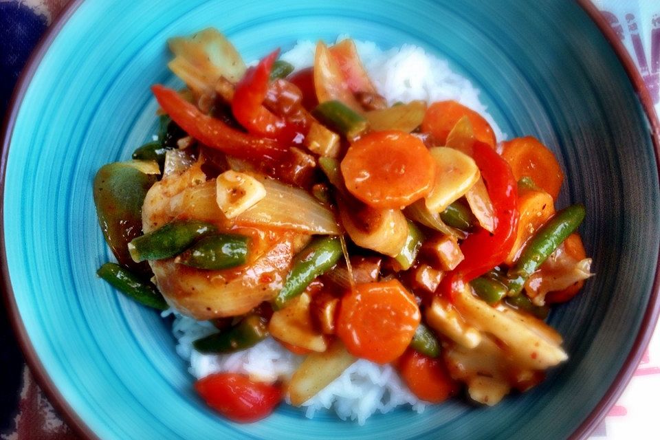 Szechuan-Gemüsepfanne mit Räuchertofu