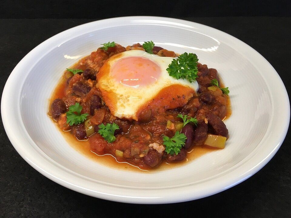 Tomatenpfanne mit Kidneybohnen und Eiern von Naschkatze-goes-Hollywood ...