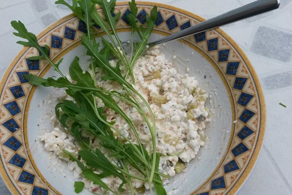 Hüttenkäse-Rucola-Salat