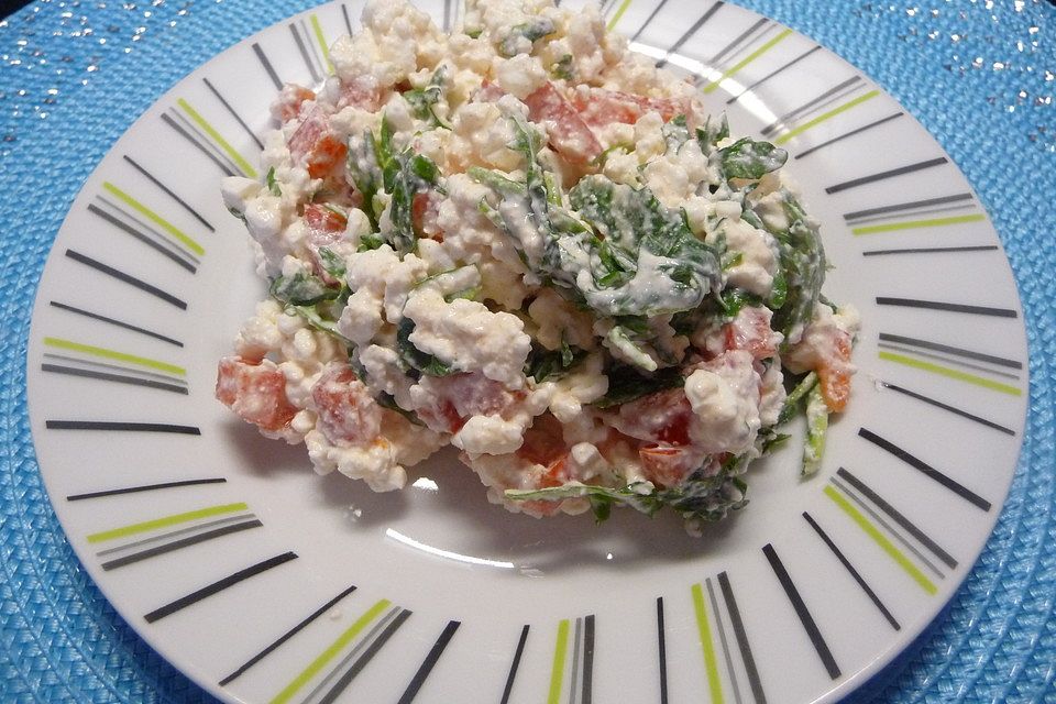 Hüttenkäse-Rucola-Salat