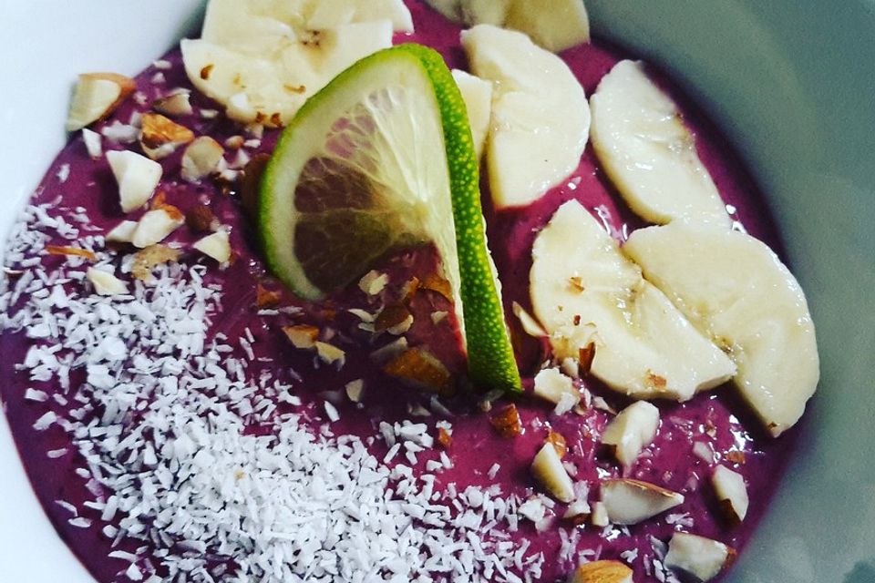 Beeren-Smoothie-Bowl