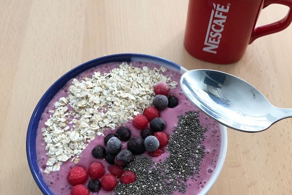 Beeren-Smoothie-Bowl