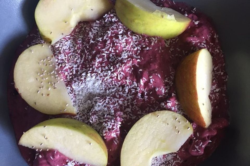 Beeren-Smoothie-Bowl