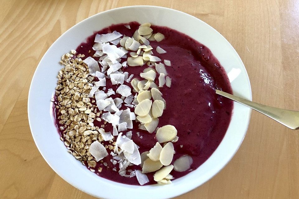 Beeren-Smoothie-Bowl