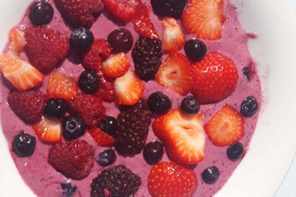 Beeren-Smoothie-Bowl