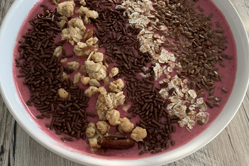 Beeren-Smoothie-Bowl