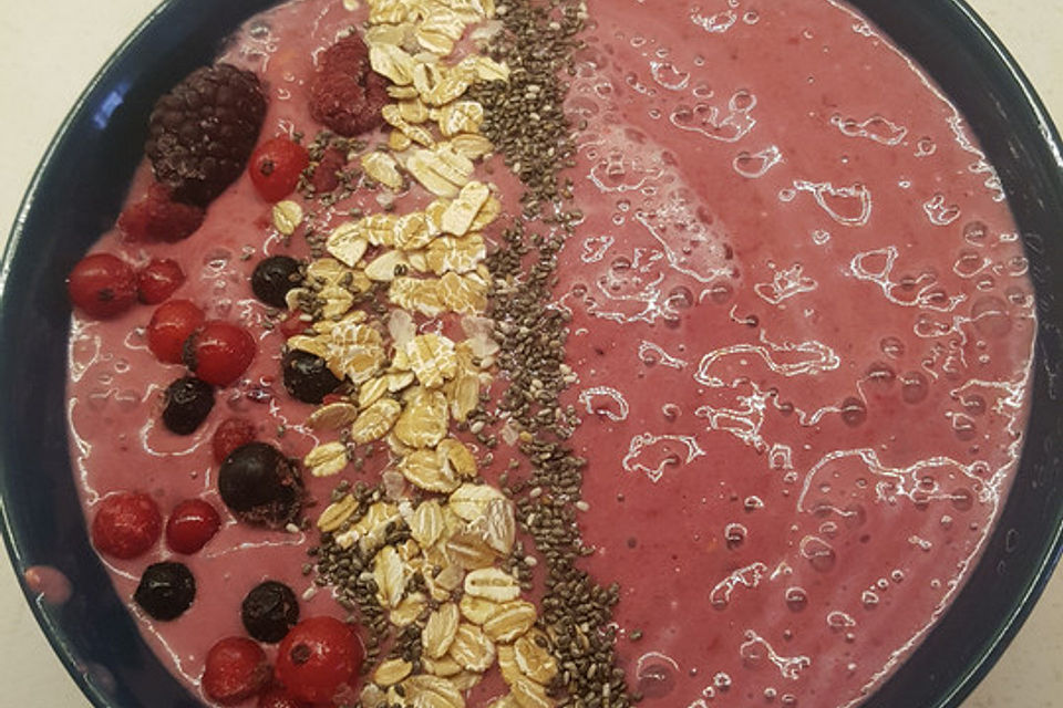 Beeren-Smoothie-Bowl