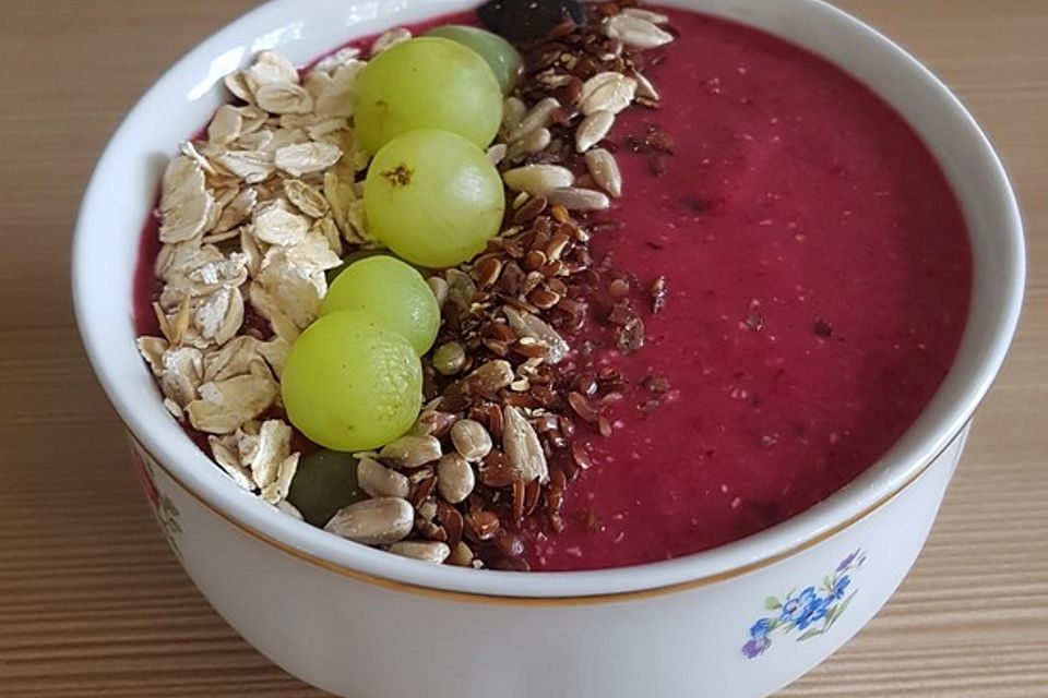 Beeren-Smoothie-Bowl