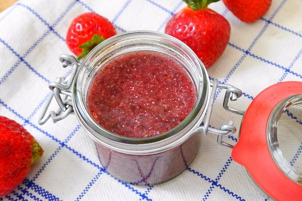Erdbeermarmelade mit geröstetem Leinsamen von MultikochDE | Chefkoch
