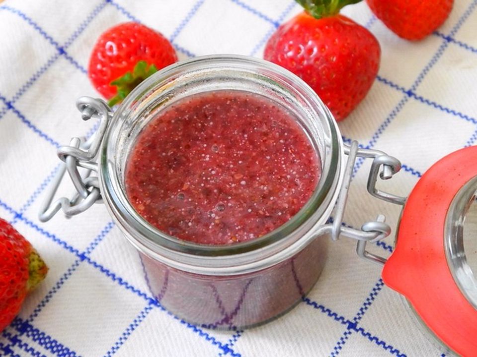 Erdbeermarmelade mit geröstetem Leinsamen von MultikochDE| Chefkoch