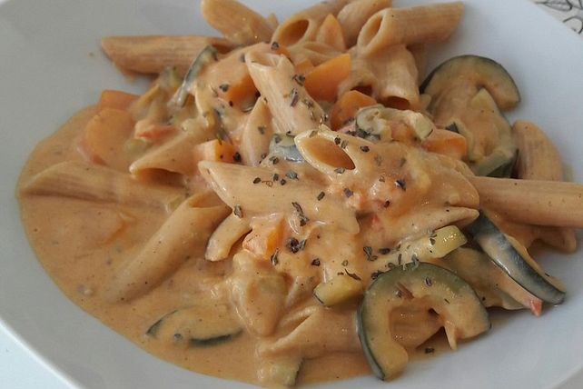 Nudeln in Frischkäse-Gemüse-Sauce von Kokonussile| Chefkoch