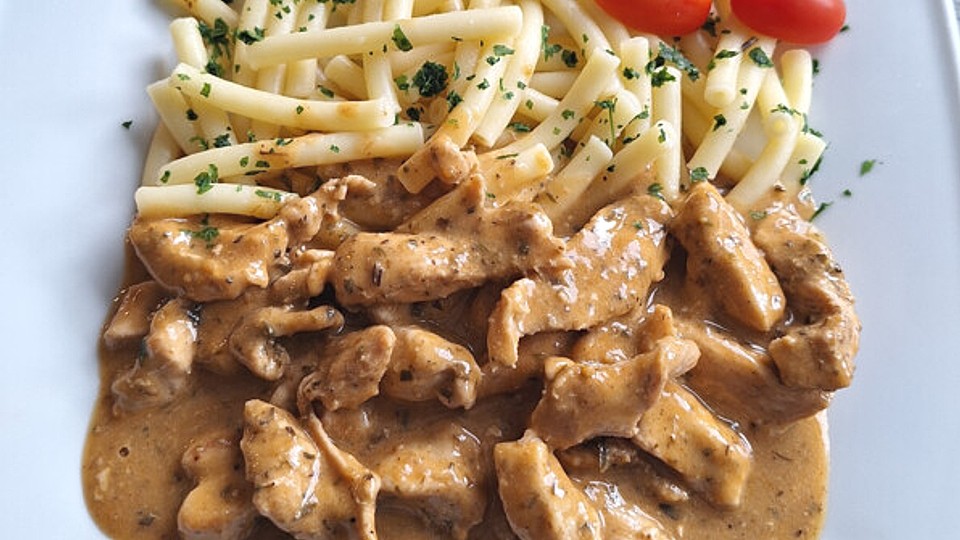 Geschnetzeltes mit Sahnesauce und Nudeln von Patrick_Worms| Chefkoch Geschnetzeltes mit Sahnesauce und Nudeln von Patrick_Worms| Chefkoch