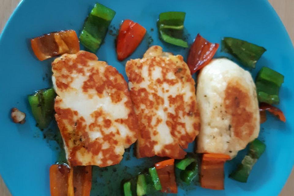 Pimientos mit Halloumi