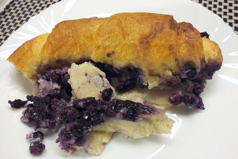 Blaubeer-Croissant-Auflauf