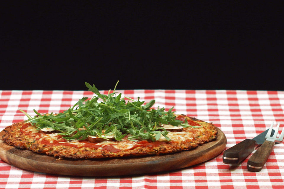 Low Carb Pizzaboden aus Zucchini