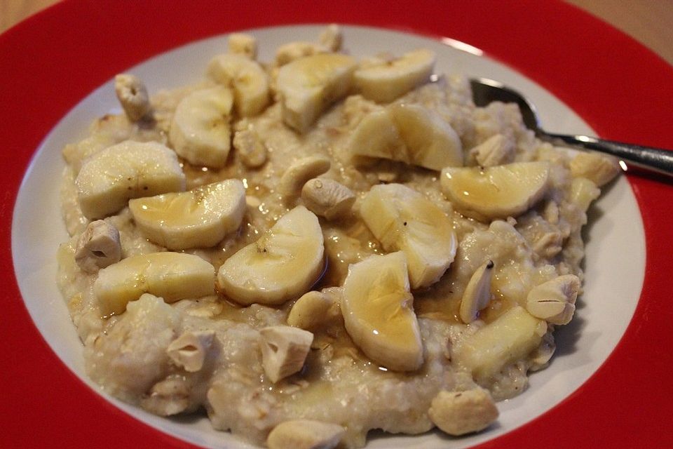 Hirse-Hafer-Porridge mit warmen Äpfeln