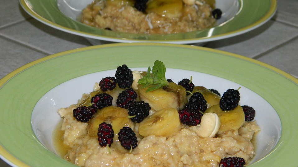 Hirse-Hafer-Porridge mit warmen Äpfeln von Caroquii