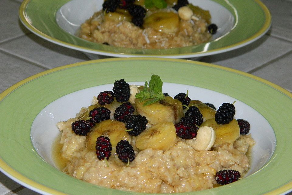 Hirse-Hafer-Porridge mit warmen Äpfeln