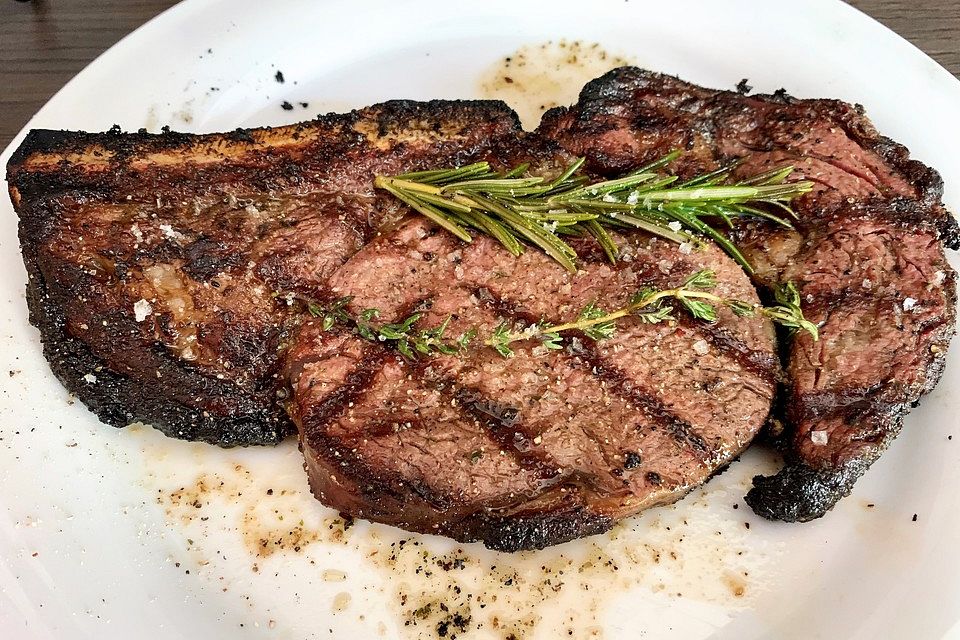 Dry Aged Porterhousesteak oder T-Bone-Steak