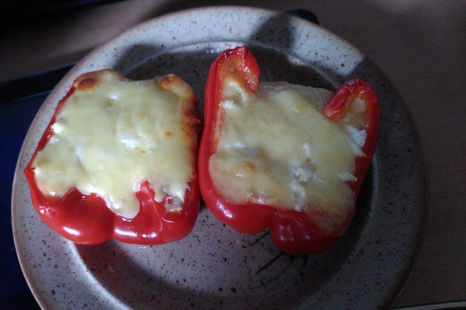 Paprika mit Quark-Hirtenkäse-Füllung