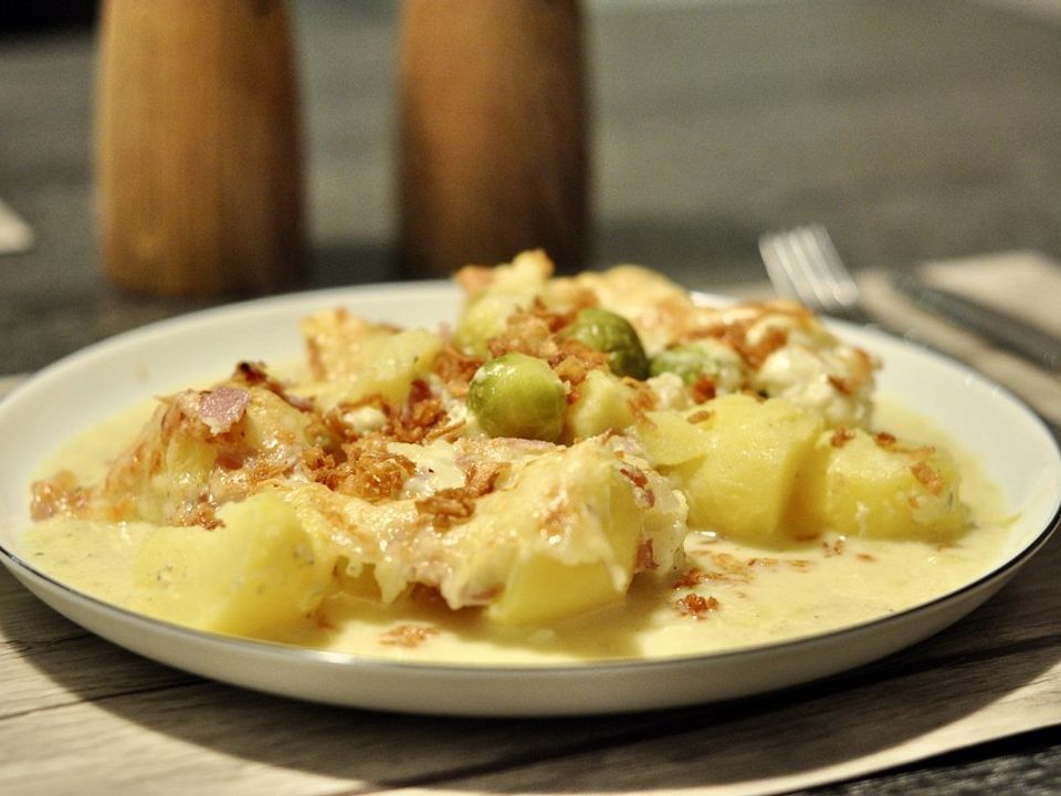 Rosenkohl-Kartoffel-Gratin von voyaga81| Chefkoch