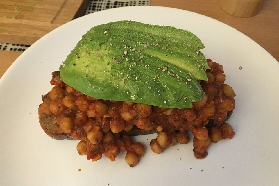 Marokkanische Kichererbsen mit Avocado