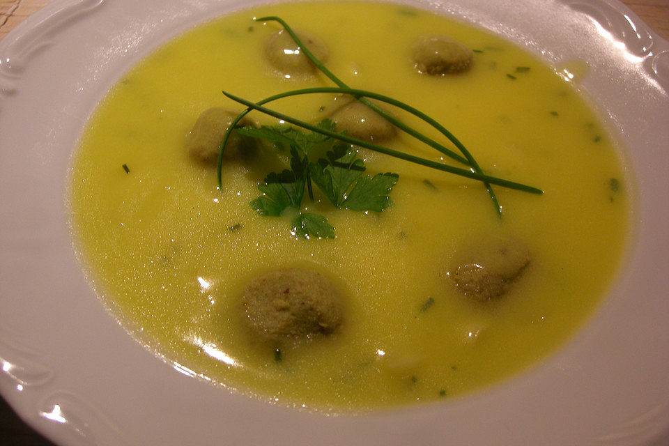 Spargelsuppe mit Bärlauch-Vollkornbrösel-Nockerln