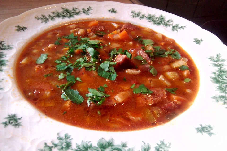 Schnelle Serbische Bohnensuppe