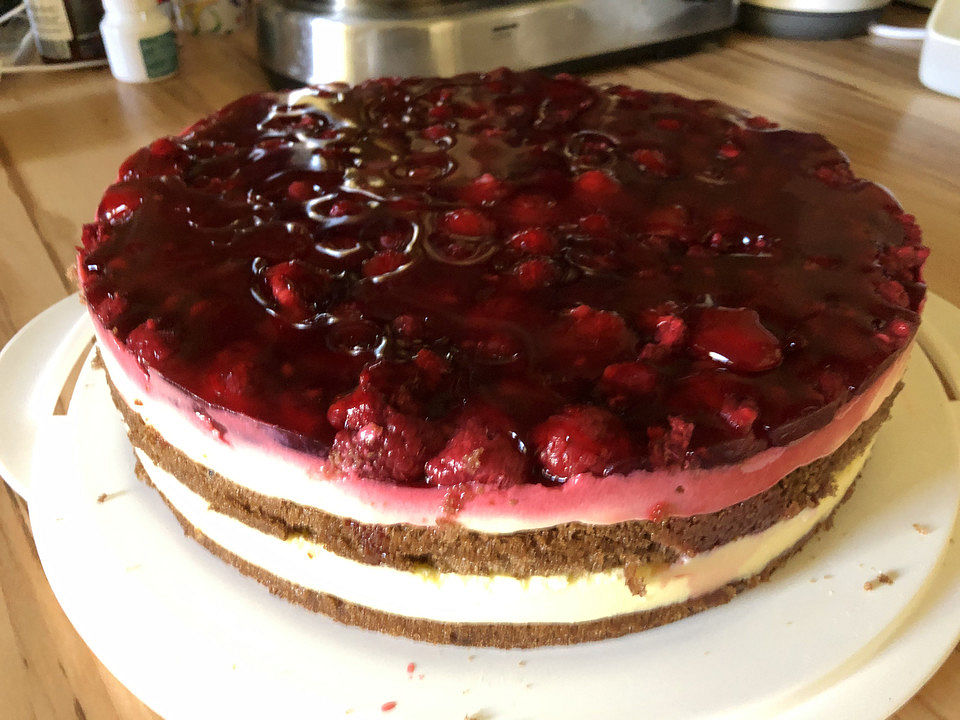 Erdbeer-Buttermilch-Torte von Lisa0610| Chefkoch