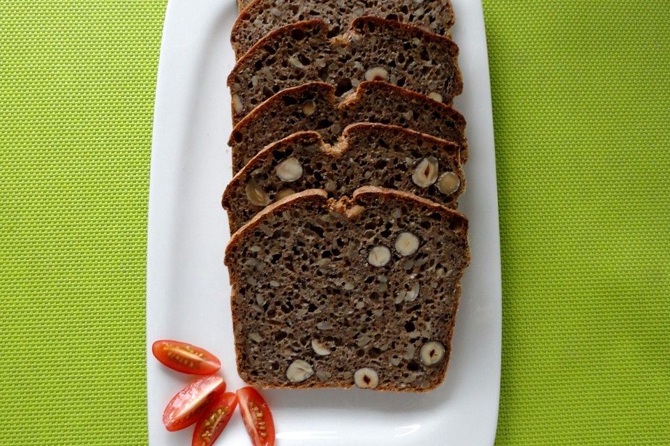 Dinkel-Nuss-Brot