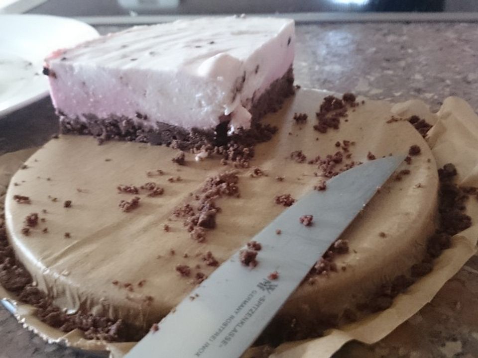Erdbeer-Quark-Sahne-Torte auf Keksboden| Chefkoch