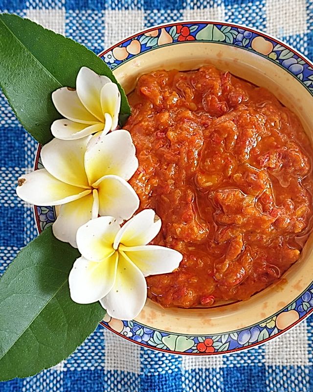 Scharfes Sambal Macadamia mit Tomate
